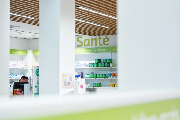 Intérieur d'une pharmacie du réseau Univers Pharmacie