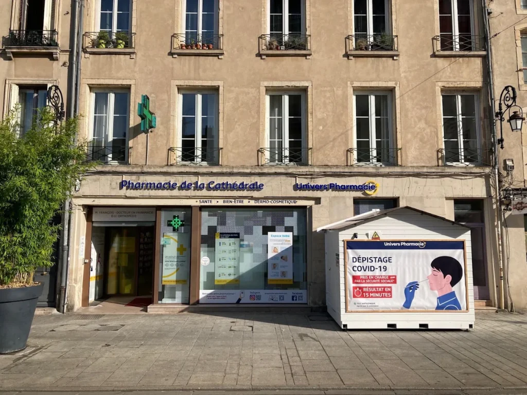 Façade de la Pharmacie de la Cathédrale à Nancy